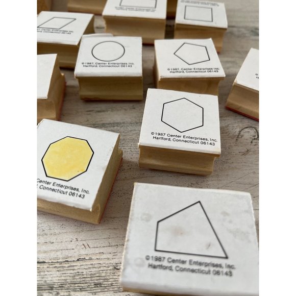 Stamps and ink pads large lot - Picture 7 of 16